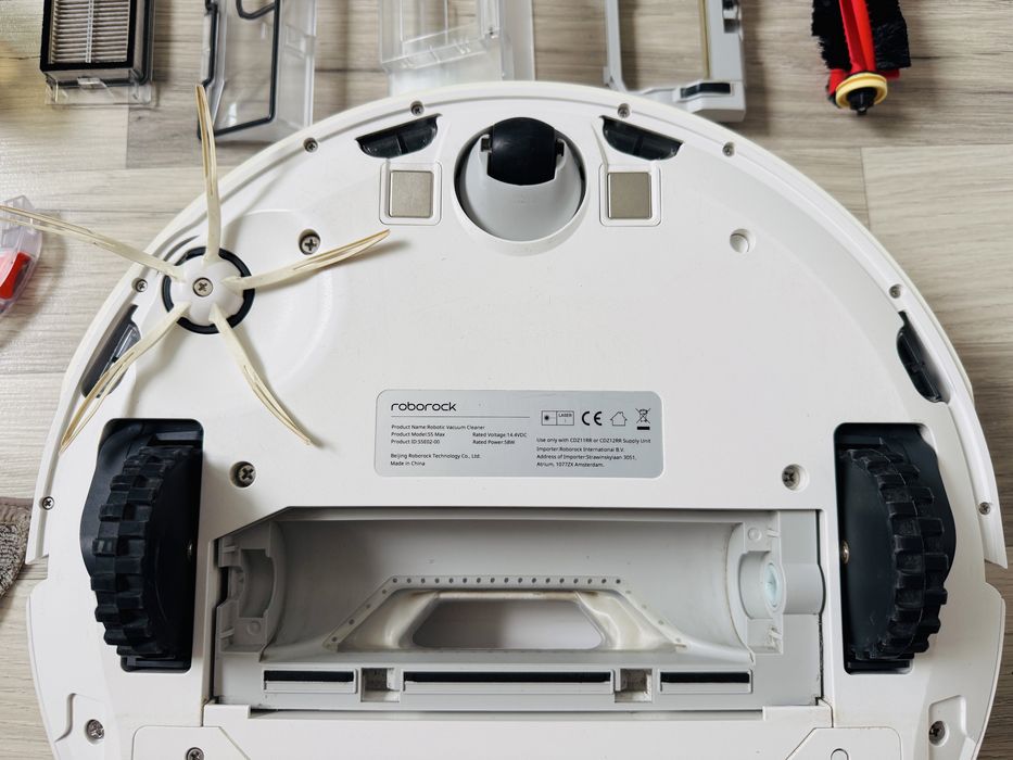 Roborock S5 Max Aspirator robot la cutie
