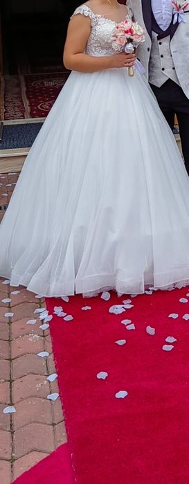 Vând rochie de mireasa marimea 48