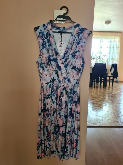 Рокля Mohito флорален принт