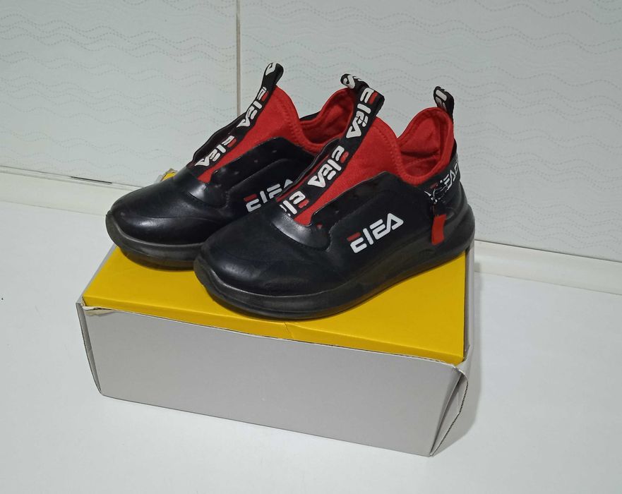 Кроссовки на мальчика 35 р