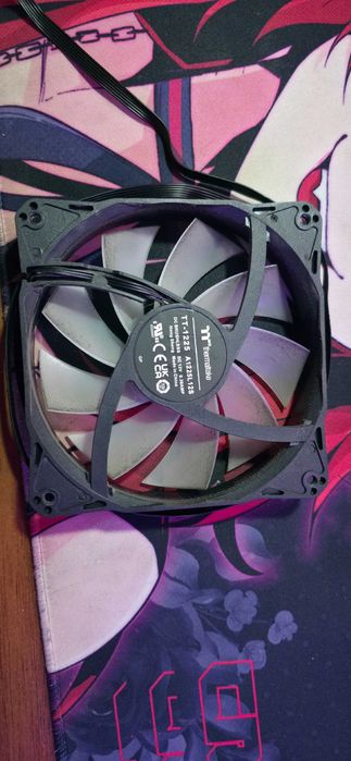 Вентиляторы Thermalright и Thermaltake для корпуса