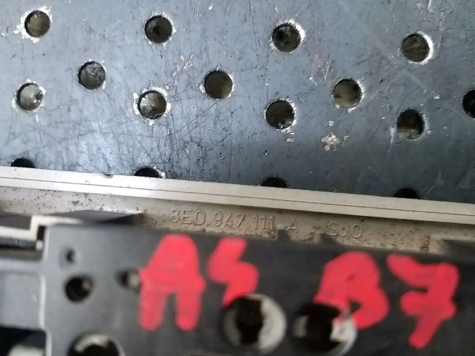 Plafoniera spate audi a4 b7 8e 8e0947111a