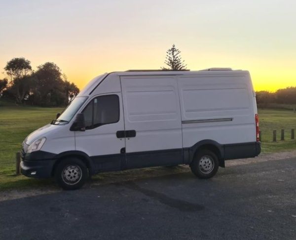 Transport marfa și mobila,24/7, București , preturi corecte, dubă mare