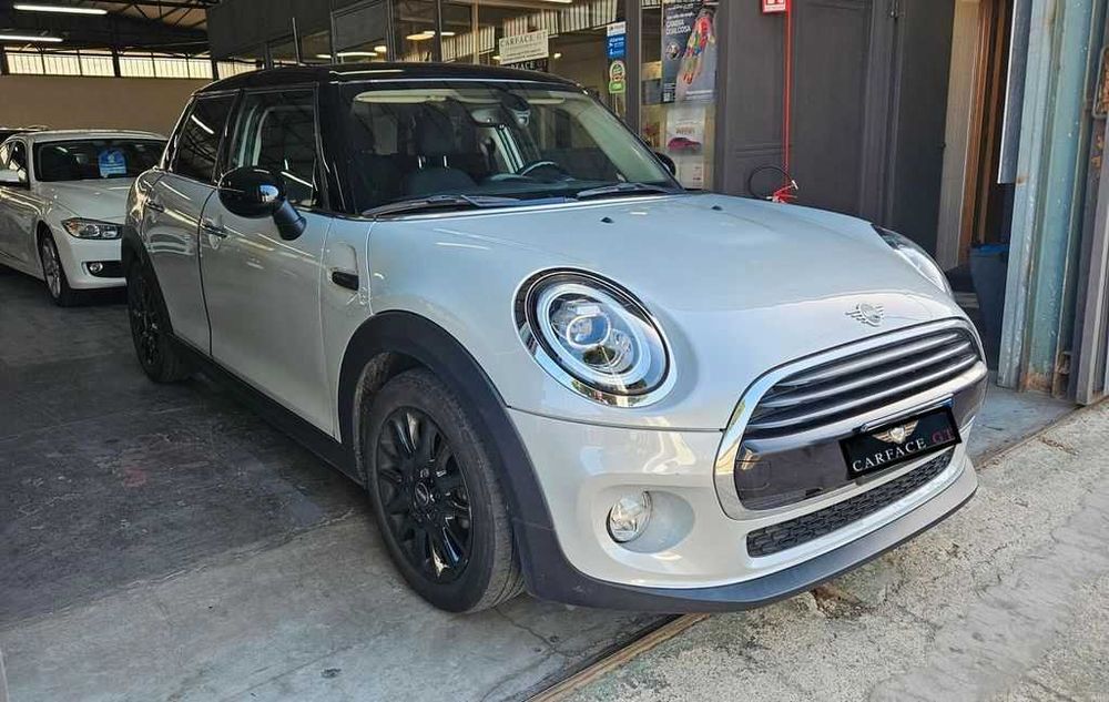 Dezmembrez / Piese auto Mini Cooper D 4 usi Europa