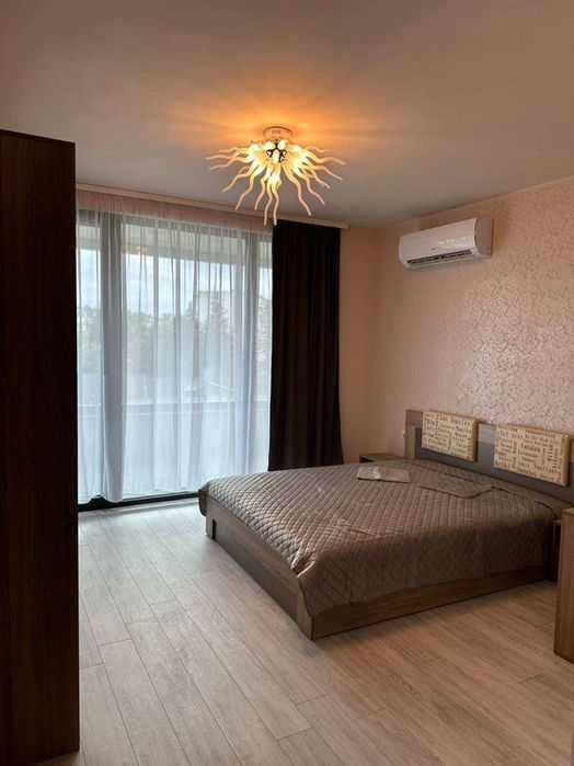 Дава се под наем Тристаен апартамент в Варна, Бриз - 135 кв.м за 1196.97 € - Снимка #6