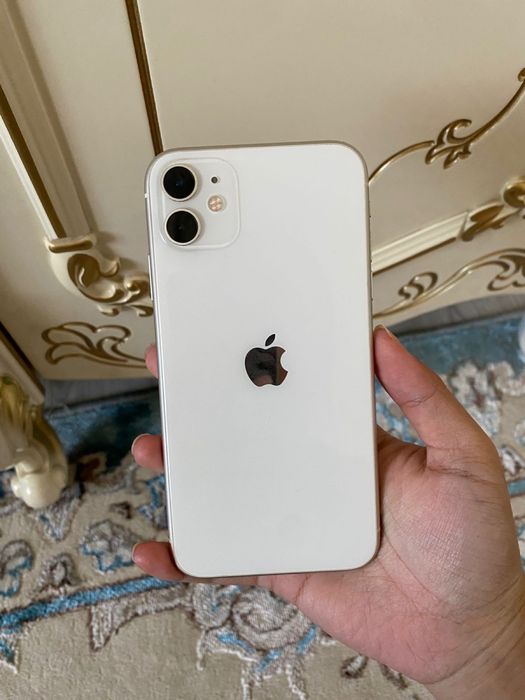 Iphone 11 белый.