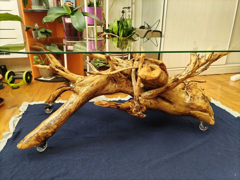 Уникални  маси, ръчно изработени.