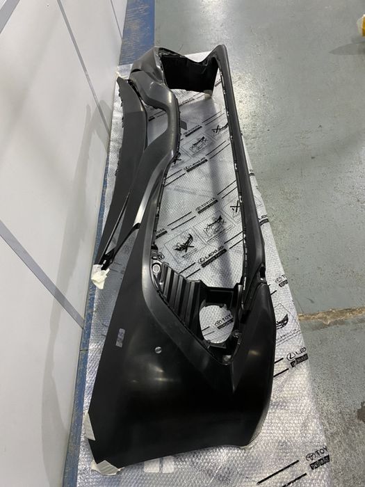 Бампер передний камри/camry 70 оргинал