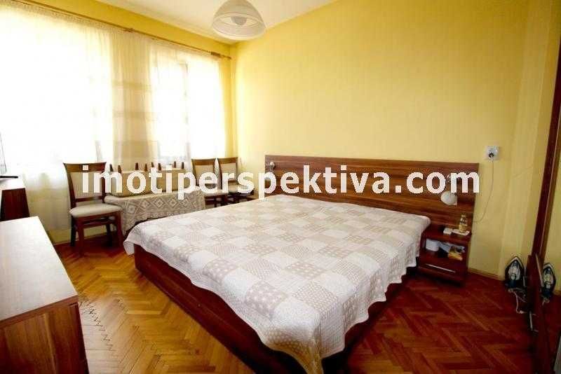 Продава се Тристаен апартамент в Пловдив, Център - 115 кв.м за 1040 €/кв.м - Снимка #1