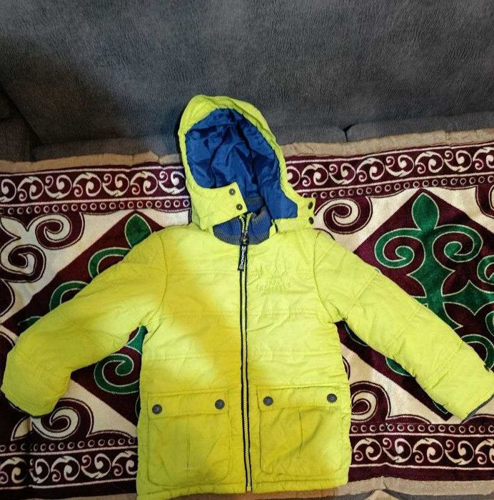 Продам куртки Б/У (Детские)