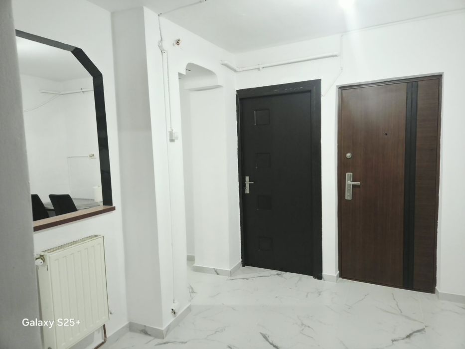 De vânzare apartament 2 camere – decomandat, zona  C.N.Spiru Haret
