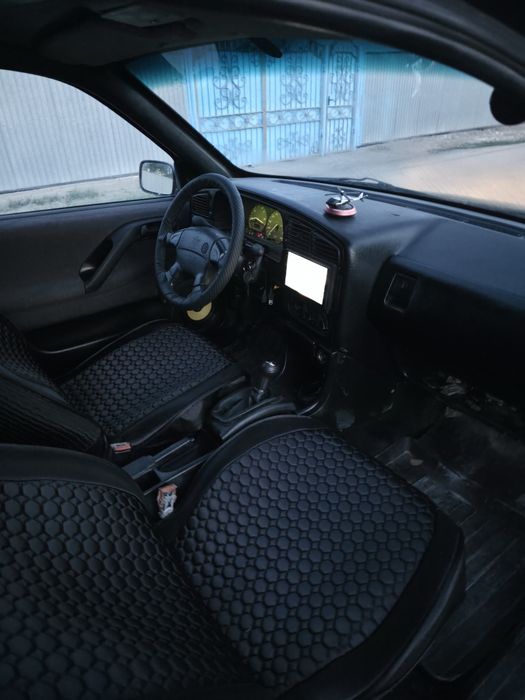 Volkswagen Passat B4 1.8 моно