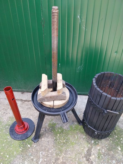 Teasc pentru struguri din fonta