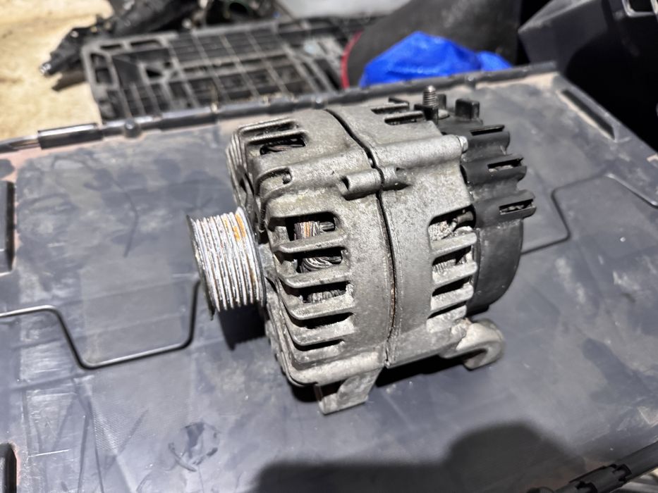 Alternator BMW F10 F11 F30 F31 F07 F01 220A