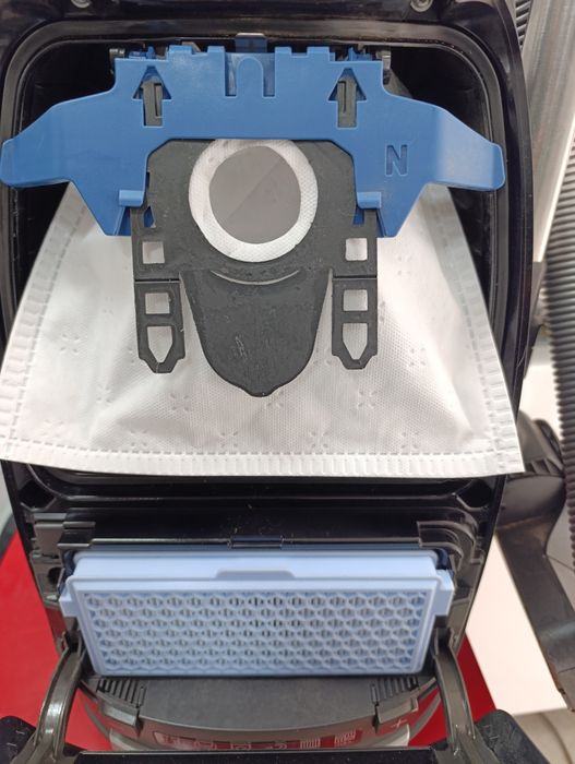 Прахосмукачка  Miele Complete