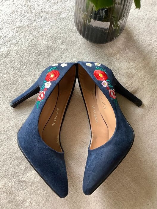 Pantofi blue cu flori