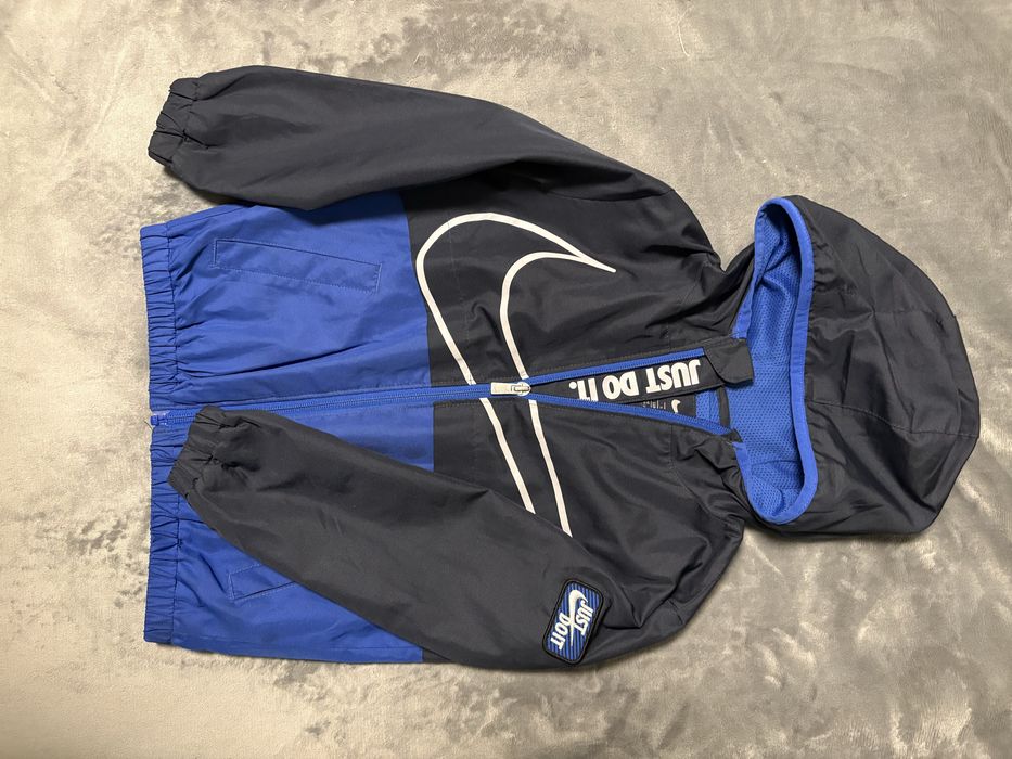 Преходно яке Nike