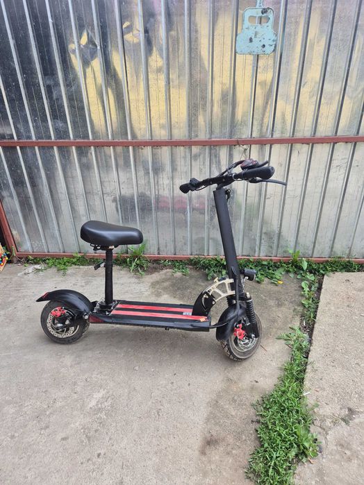 Vand trotineta electrica jrh autonomie 30-35 km viteza maxima 50 km