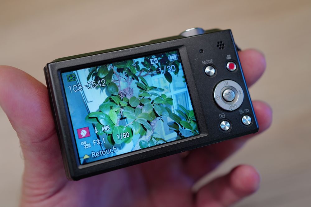 Aparat foto Panasonic Lumix DMC-SZ3 16Mp leica lens senzor CCD insta