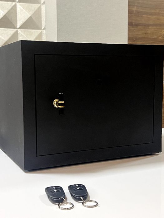 Металлический сейф для дома и офиса с электронным замком