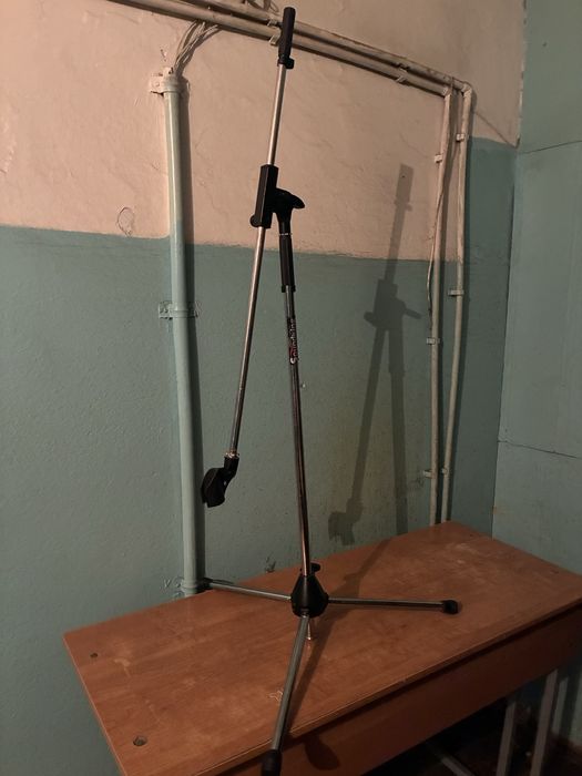 Микрафонная стойка Soundking