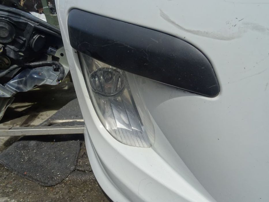 Vand Bara Fata cu Proiectoare Peugeot 308 din 2010 volan pe stanga