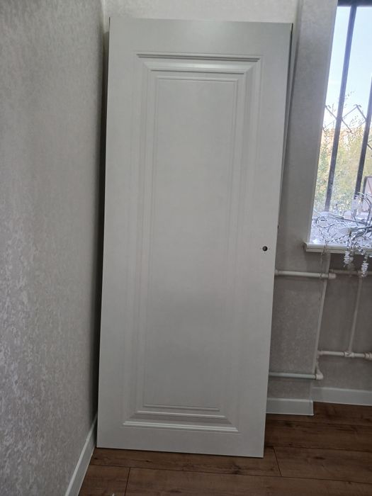 Ақ есік сатылады..