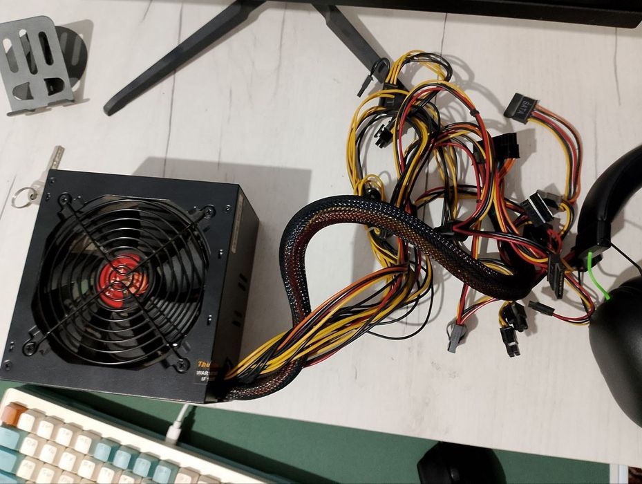 Блоки питания 600W (GS-600 / Thermaltake)