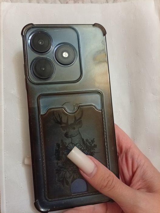 Продам б/у телефон Tecno Spark