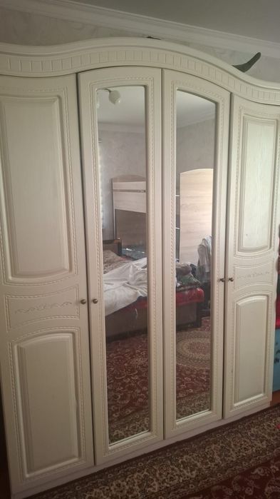 Үлкен шкаф сатылады