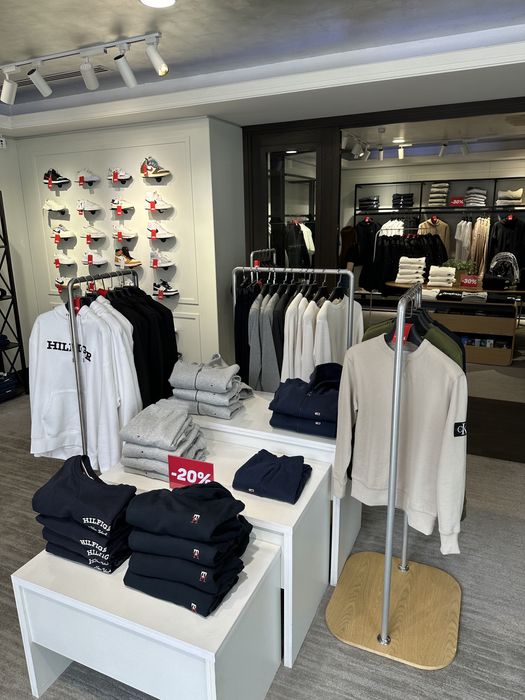 Продается готовый магазин одежды