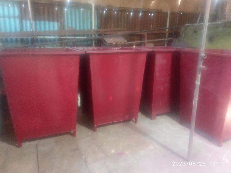 Мусорный контейнер