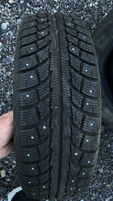 Toyoya Avensis 2001г