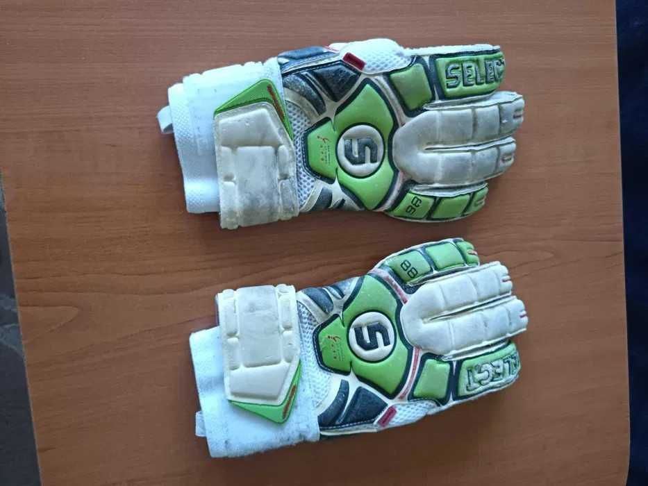 Vând mănuși fotbal