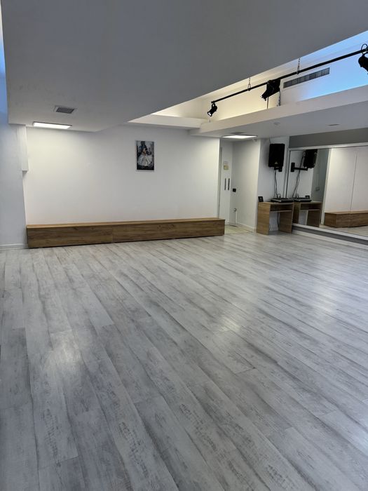 Sala dans - cautam colaboratori