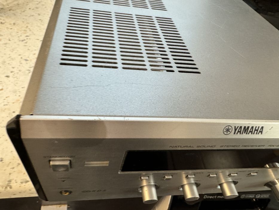 Yamaha RX-E400 мини стерео ресивър