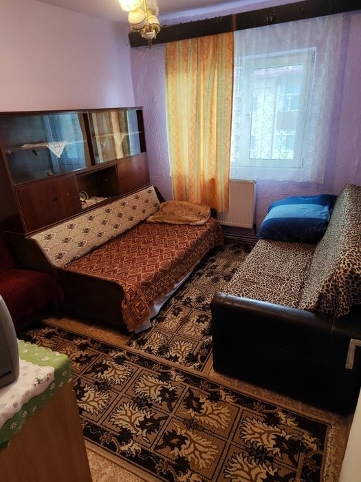 Inchiriez apartament 3 camere