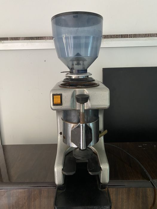 мелачка за кафе робуста профисионална