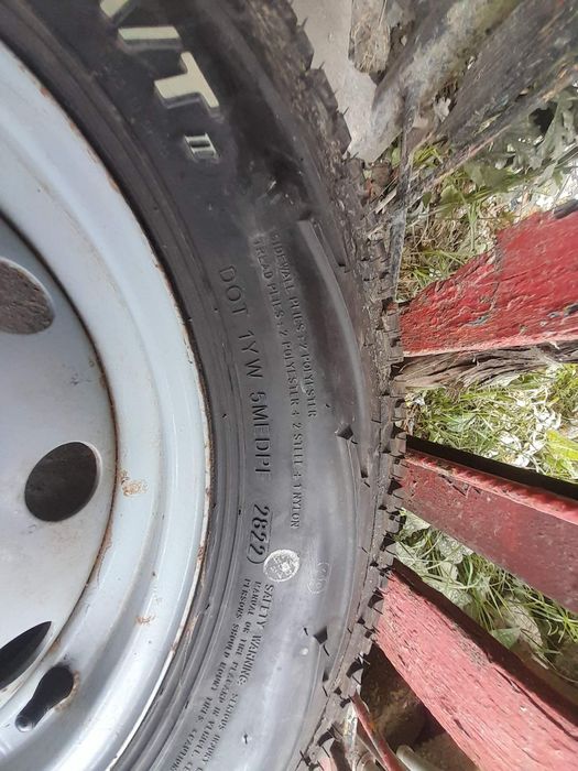 Части и гуми за Лада Нива