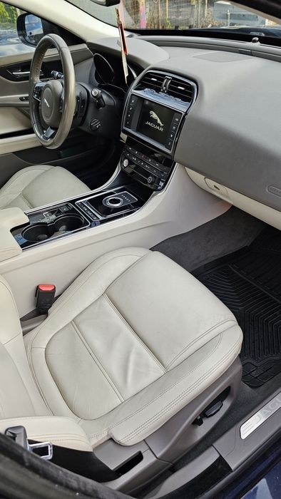 Jaguar XE 2.0D 180 CP Automat 2015 | 185.000 km | Motor defect