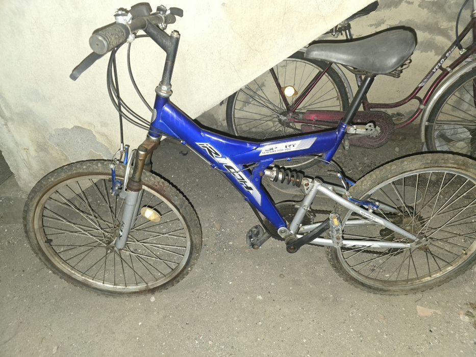 Bicicleta  mountain  bike