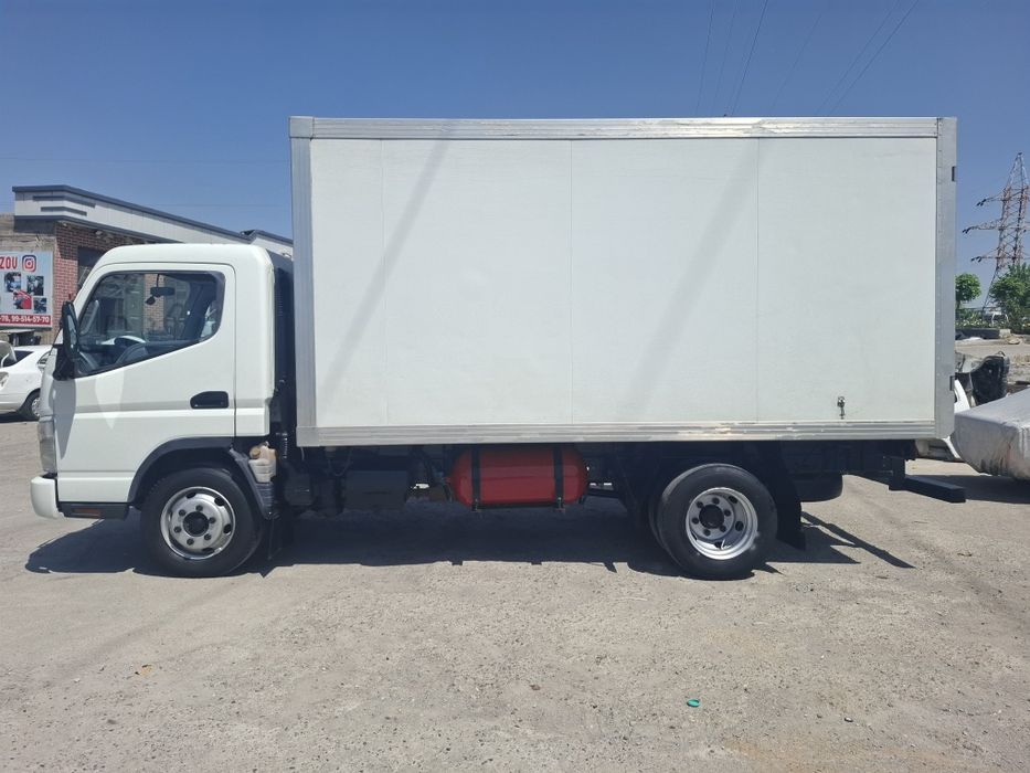 Mitsubishi fuso 2007y