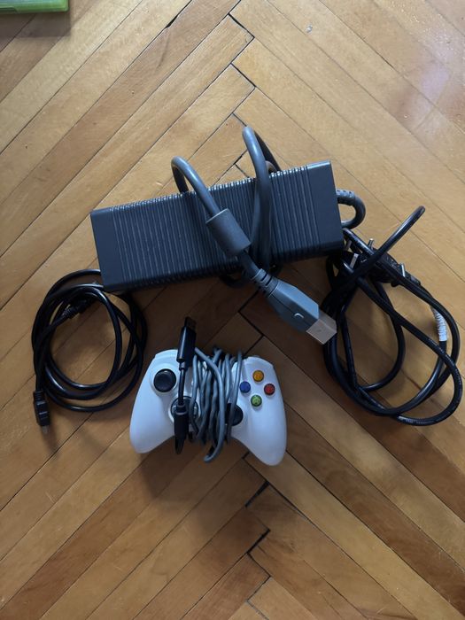 Xbox 360 complet – controller + jocuri incluse