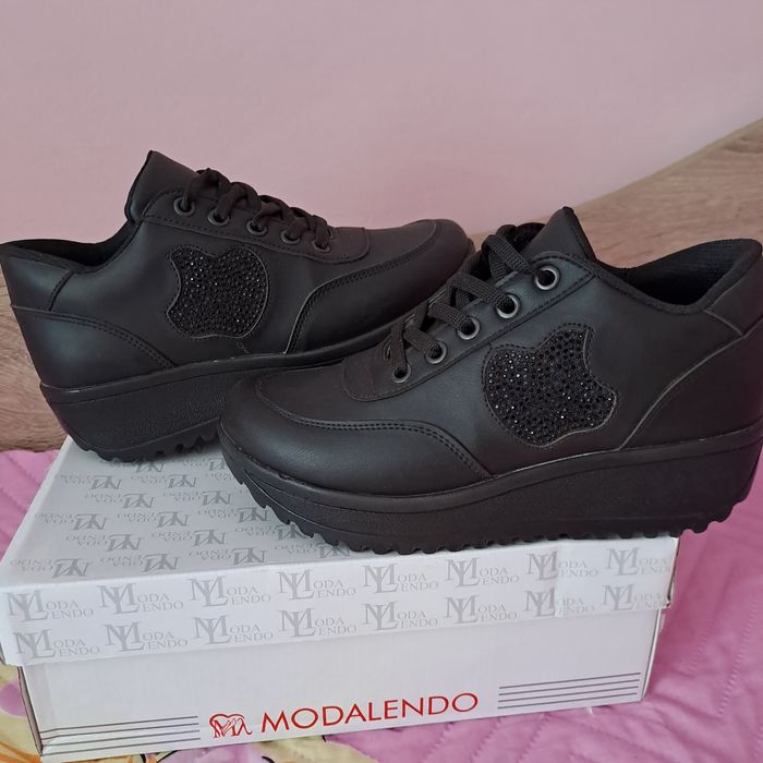 Apple - Дамски обувки на платформа - Черен, Размер 36