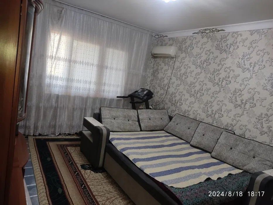 Срочно Продаётся Бабур 3/9/9 с мебелью техникой ремонт средний !