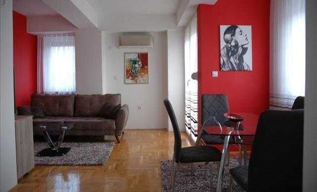 Дава се под наем Двустаен апартамент в Пловдив, Изгрев - 55 кв.м за 158.1 € - Снимка #3