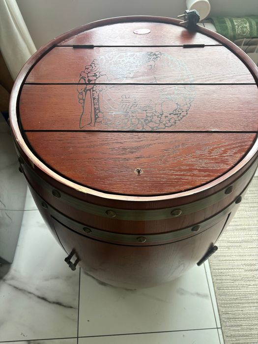Продам винный холодильник
