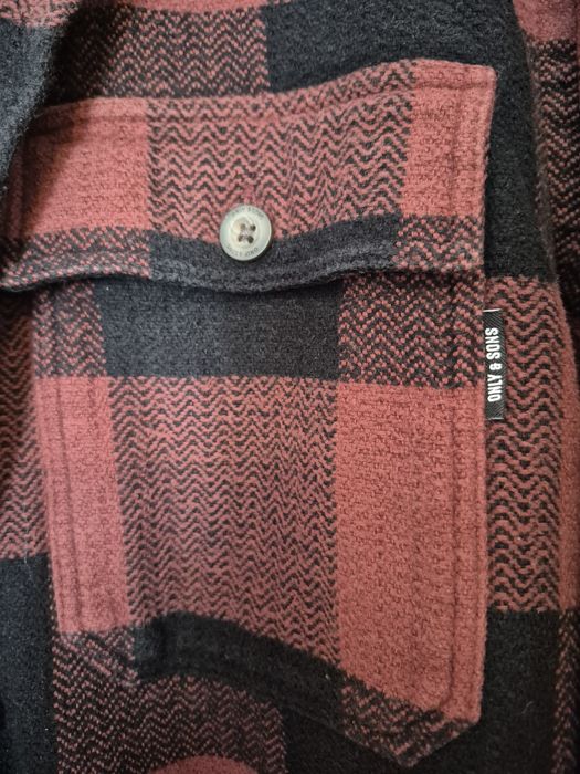 Яке за сезона, колежански. Риза, мъжка подарявам.М, L