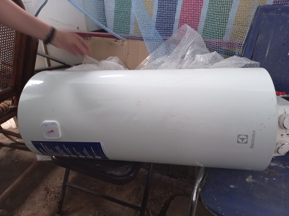 Водонагреватель  Electrolux EWH 50 Heatronic Silm DryHeat