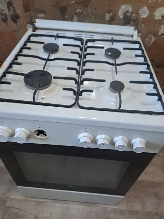 Продам газ плиту